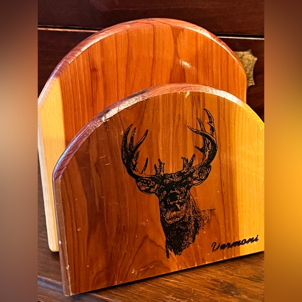 Vermont Souvenir Cedar Mail Napkin Holder Buck Deer c1991